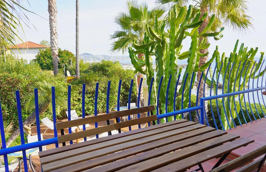 VILLA RITA SEA FRONT VIEW SANREMO - Parcheggio gratuito in struttura-1